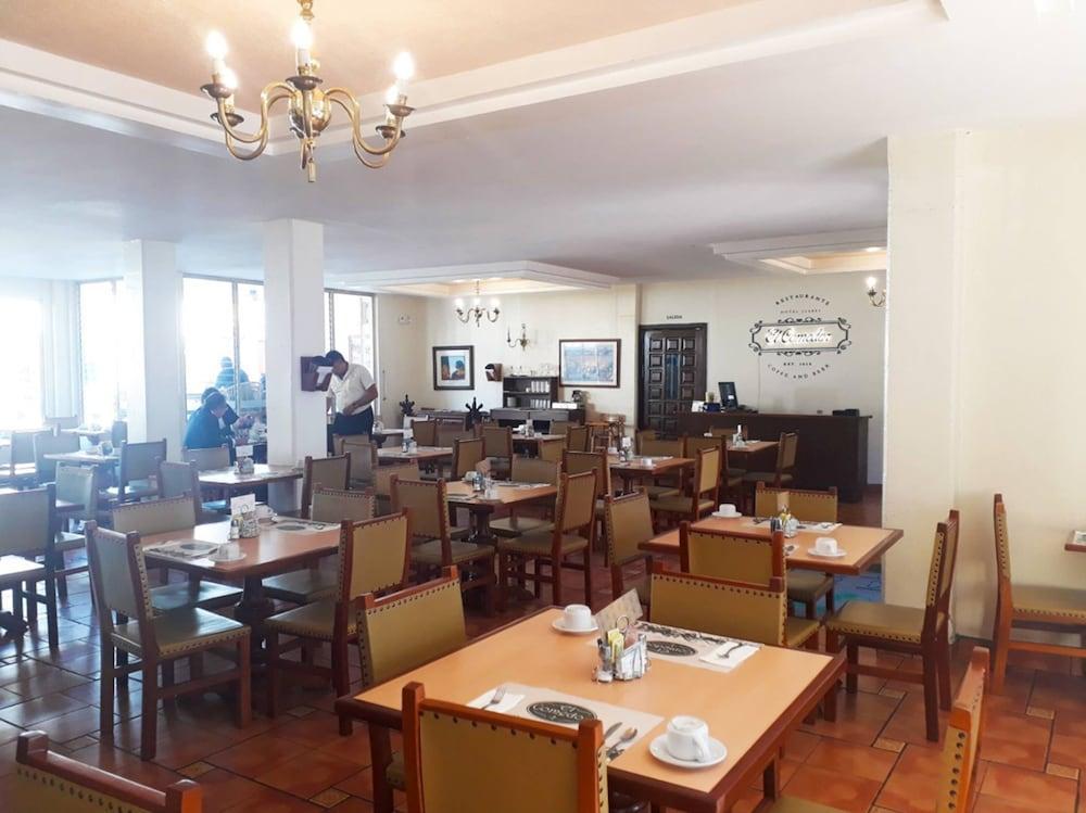 Hotel Isabel غوادالاجارا المظهر الخارجي الصورة