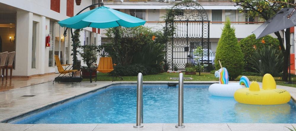 Hotel Isabel غوادالاجارا المظهر الخارجي الصورة