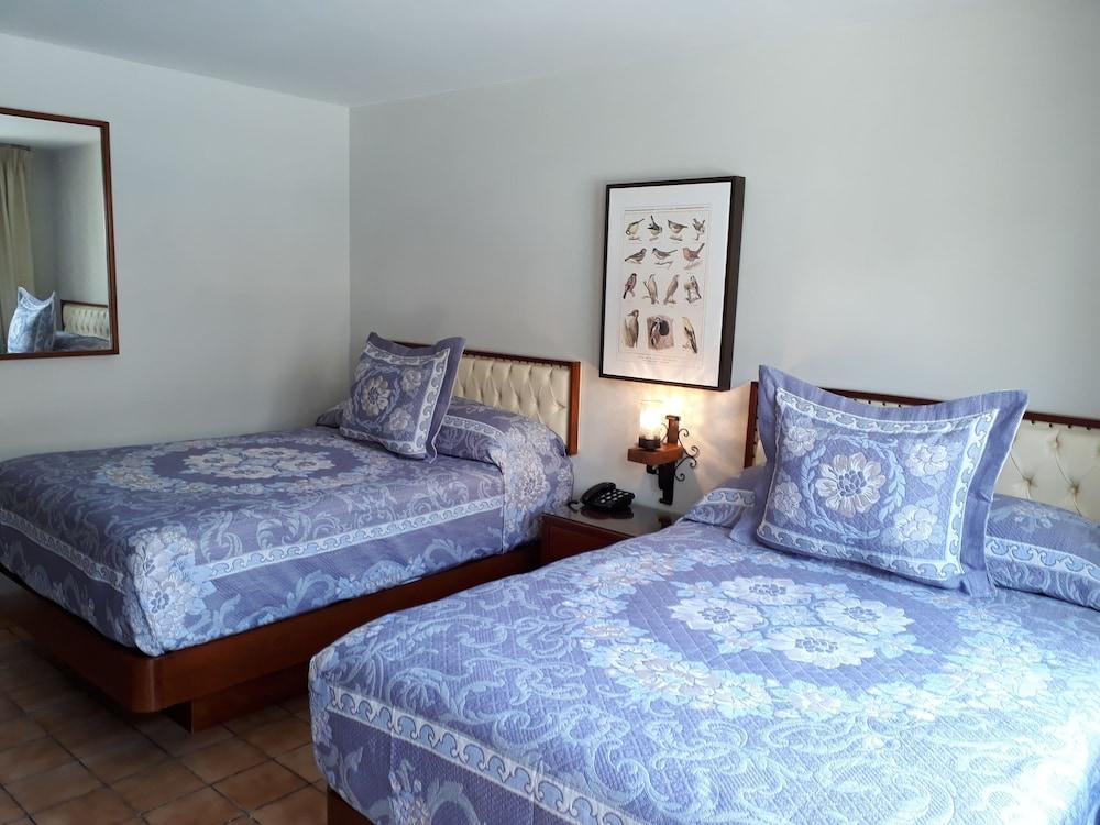 Hotel Isabel غوادالاجارا المظهر الخارجي الصورة