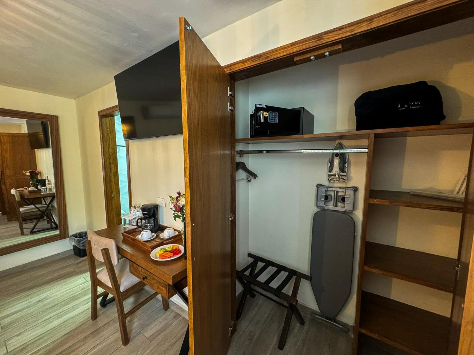 Hotel Isabel غوادالاجارا المظهر الخارجي الصورة